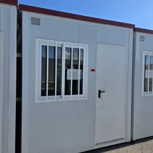 Prefabrikovaná kabina na staveništi AT MODULAR