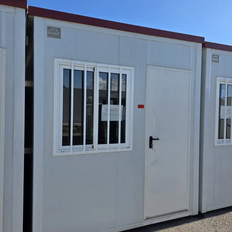 Prefabrikovaná kabina na staveništi AT MODULAR