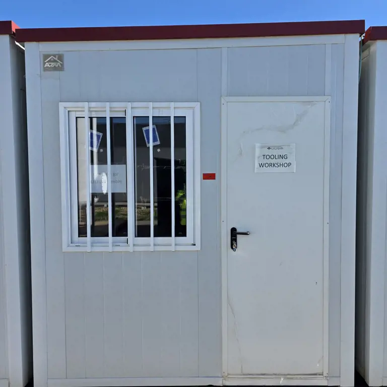 Prefabrikovaná kabina na staveništi AT MODULAR