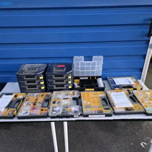 1 Posten Skrzynki asortymentowe z materiałami eksploatacyjnymi