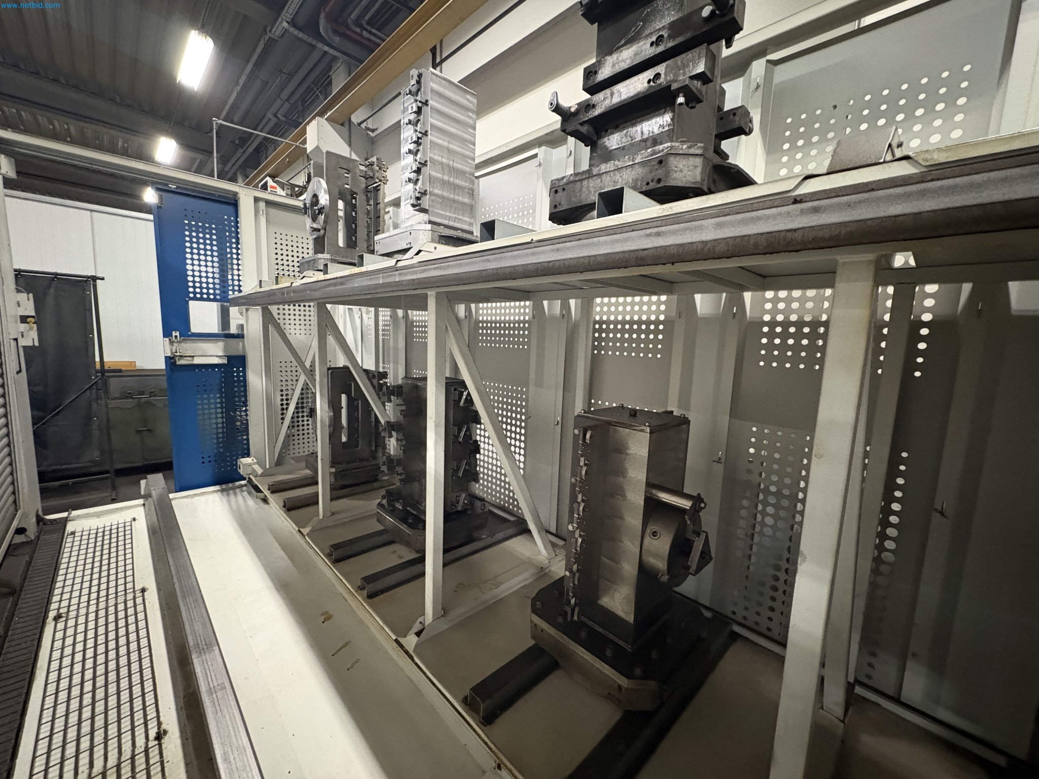 Metallbearbeitungsmaschinen aus der Umstrukturierung des Maschinenparks in Belgien-36