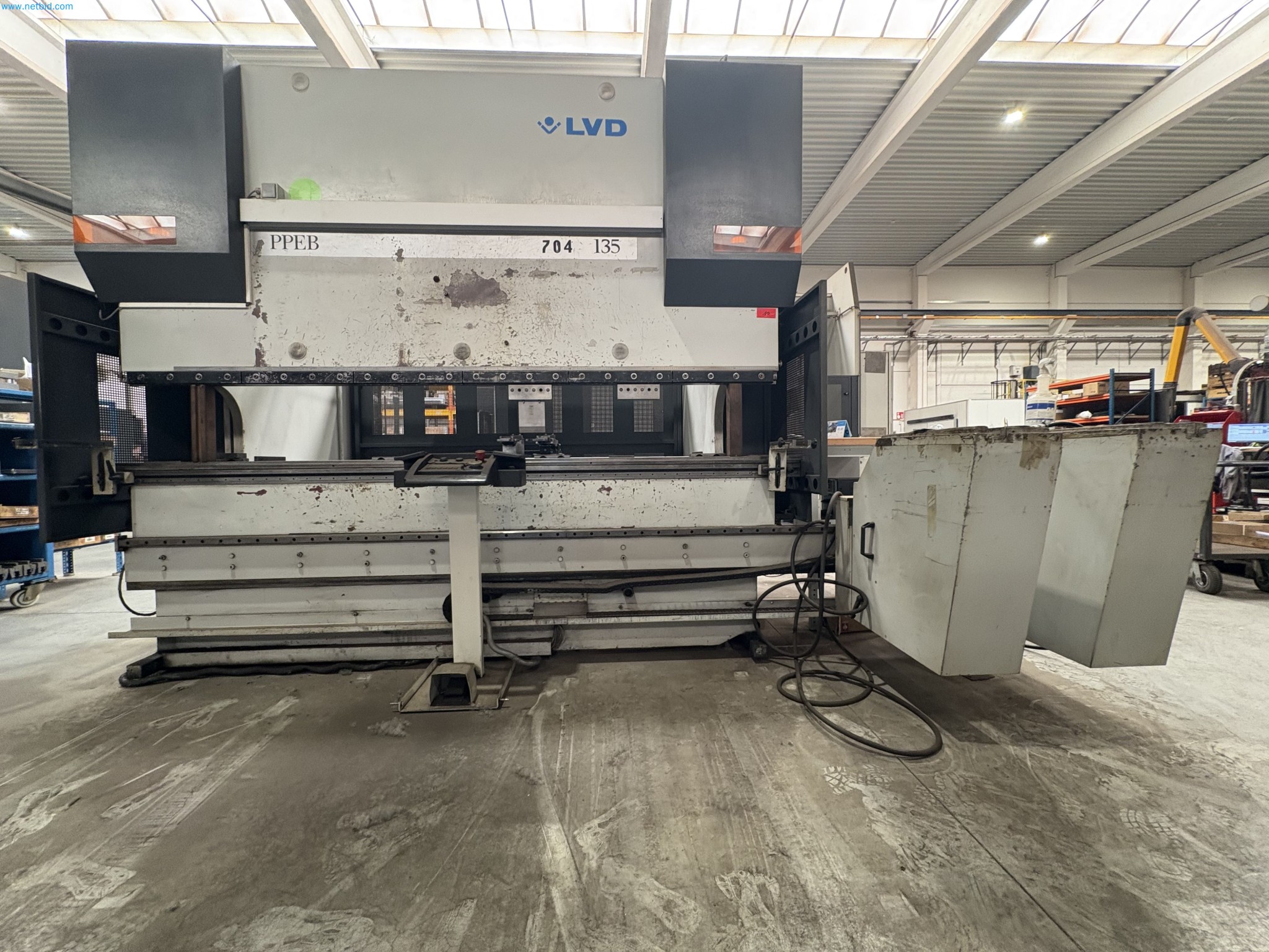 Metallbearbeitungsmaschinen aus der Umstrukturierung des Maschinenparks in Belgien-1