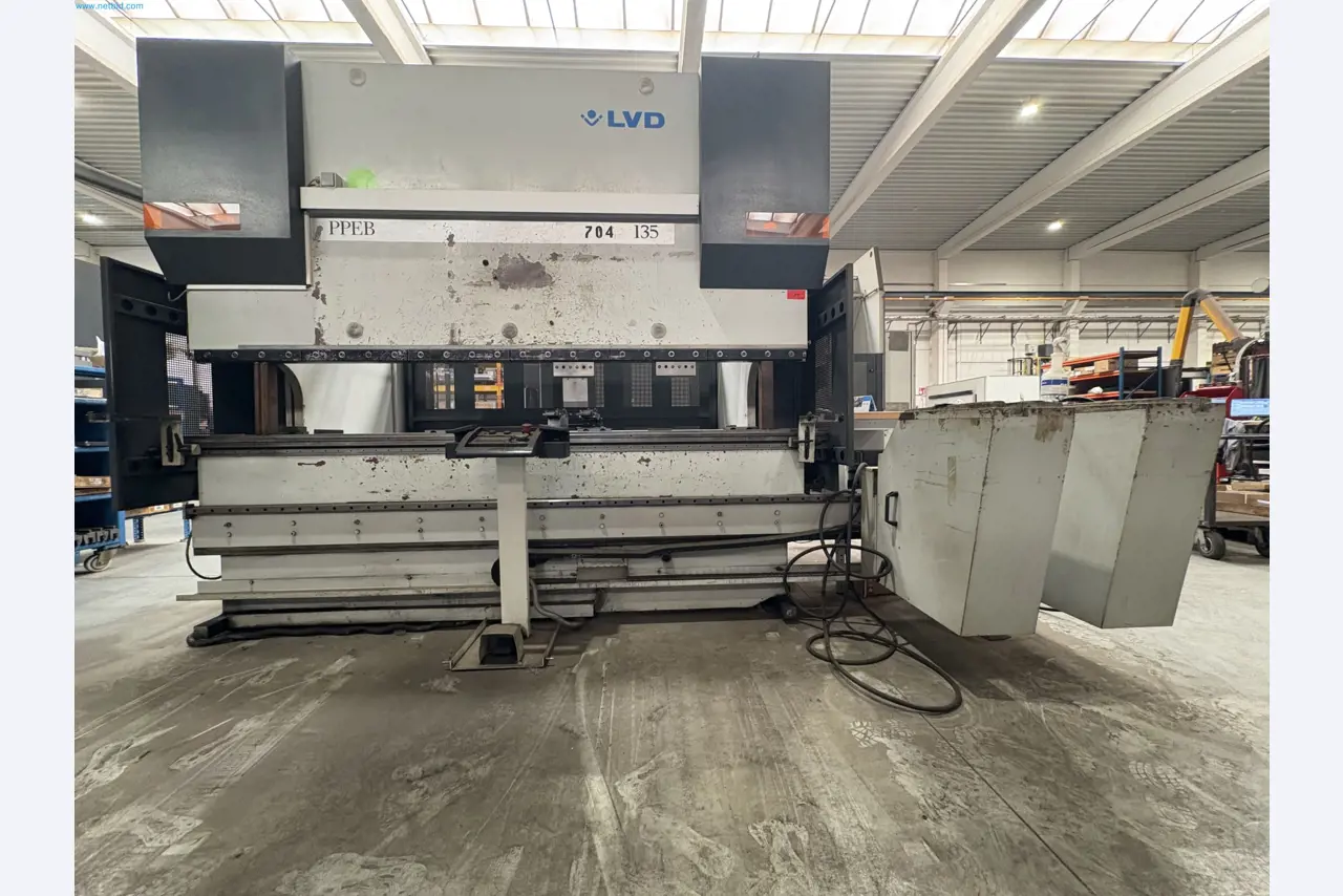 Metallbearbeitungsmaschinen aus der Umstrukturierung des Maschinenparks in Belgien-1