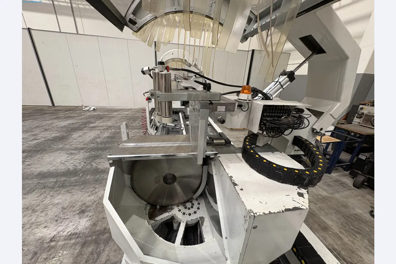 Metallbearbeitungsmaschinen aus der Umstrukturierung des Maschinenparks in Belgien-8