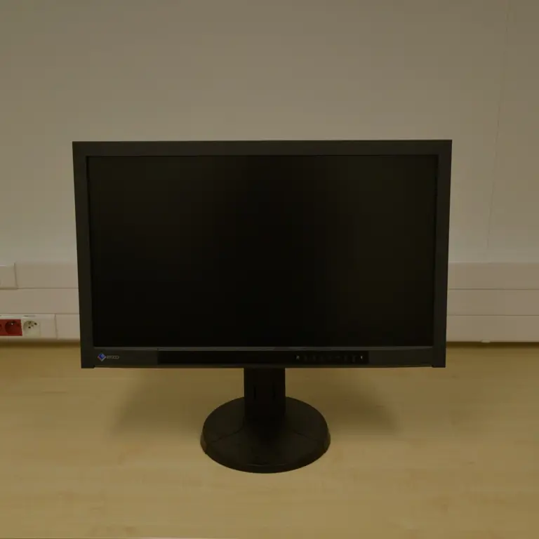 9 Monitors EIZO 68