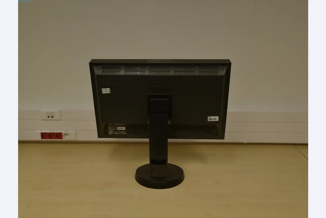 Industrial robots and metalworking machines in the Czech Republic-2