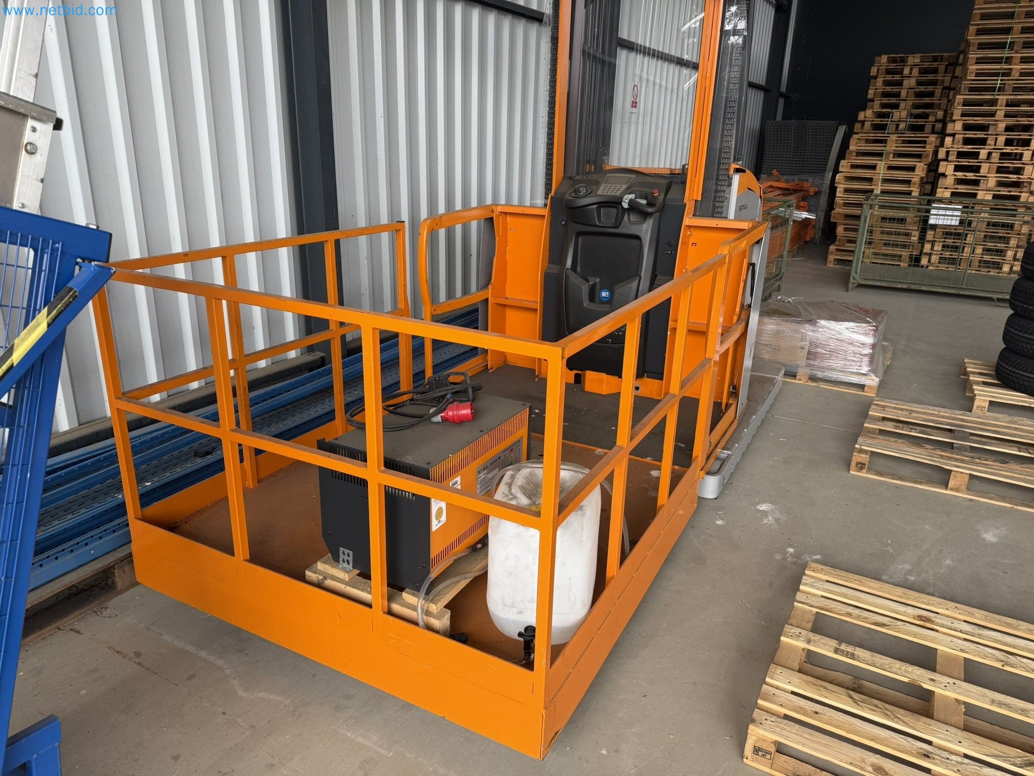  Industrial robots and metalworking machines in the Czech Republic-5