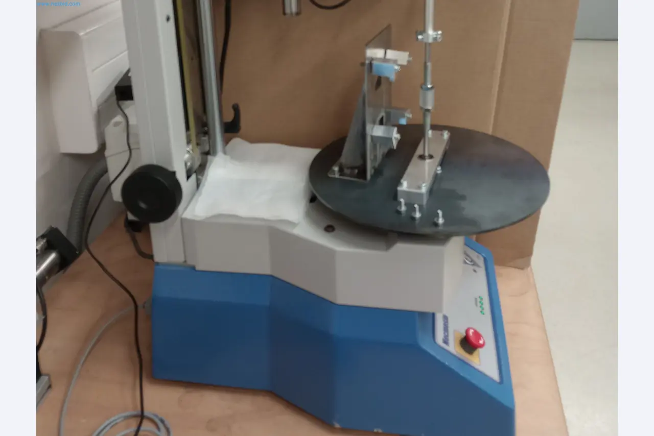 Industrial robots and metalworking machines in the Czech Republic-2