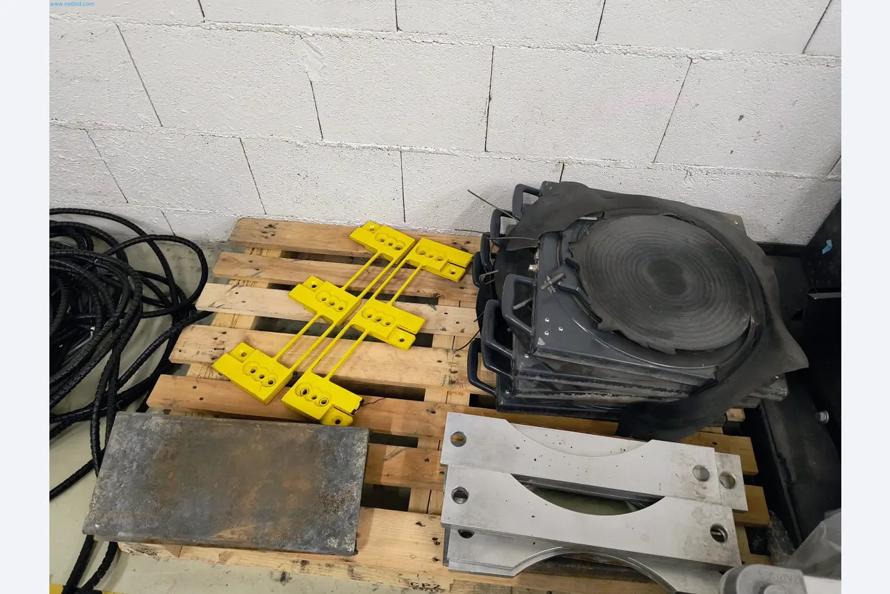 Industrial robots and metalworking machines in the Czech Republic-2