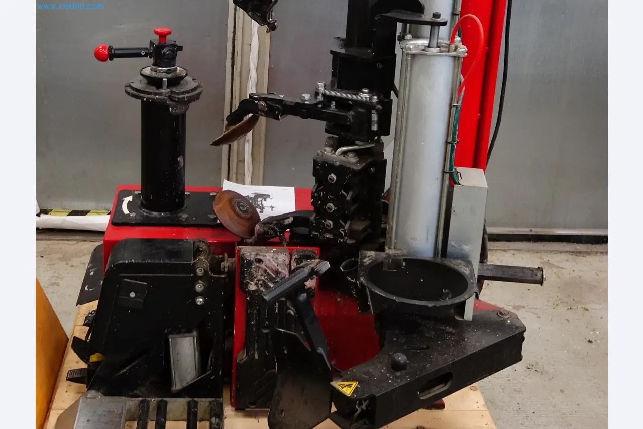 Industrial robots and metalworking machines in the Czech Republic-1