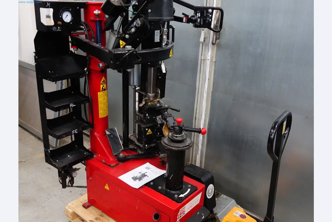 Industrial robots and metalworking machines in the Czech Republic-2