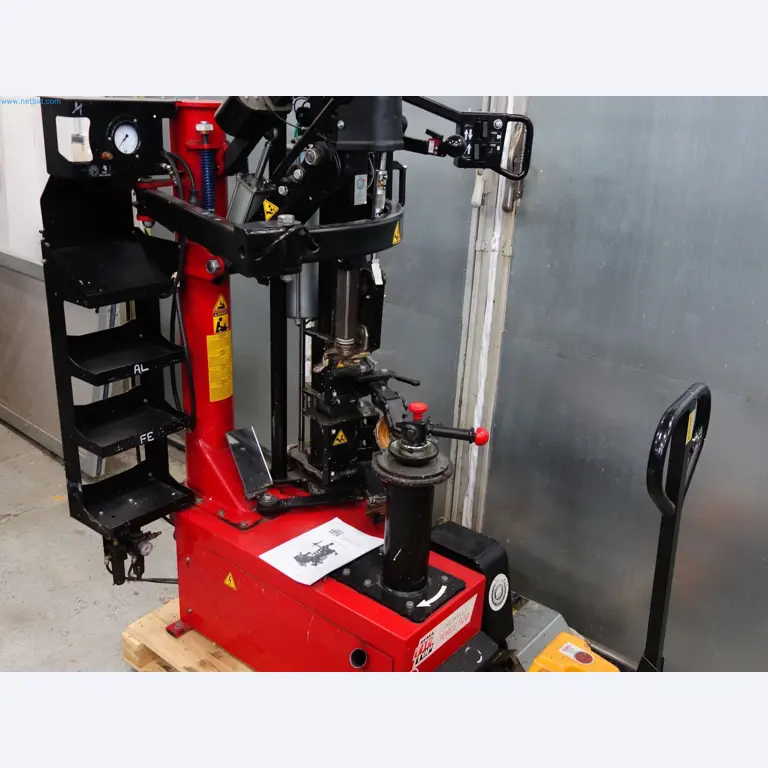 Industrial robots and metalworking machines in the Czech Republic-2