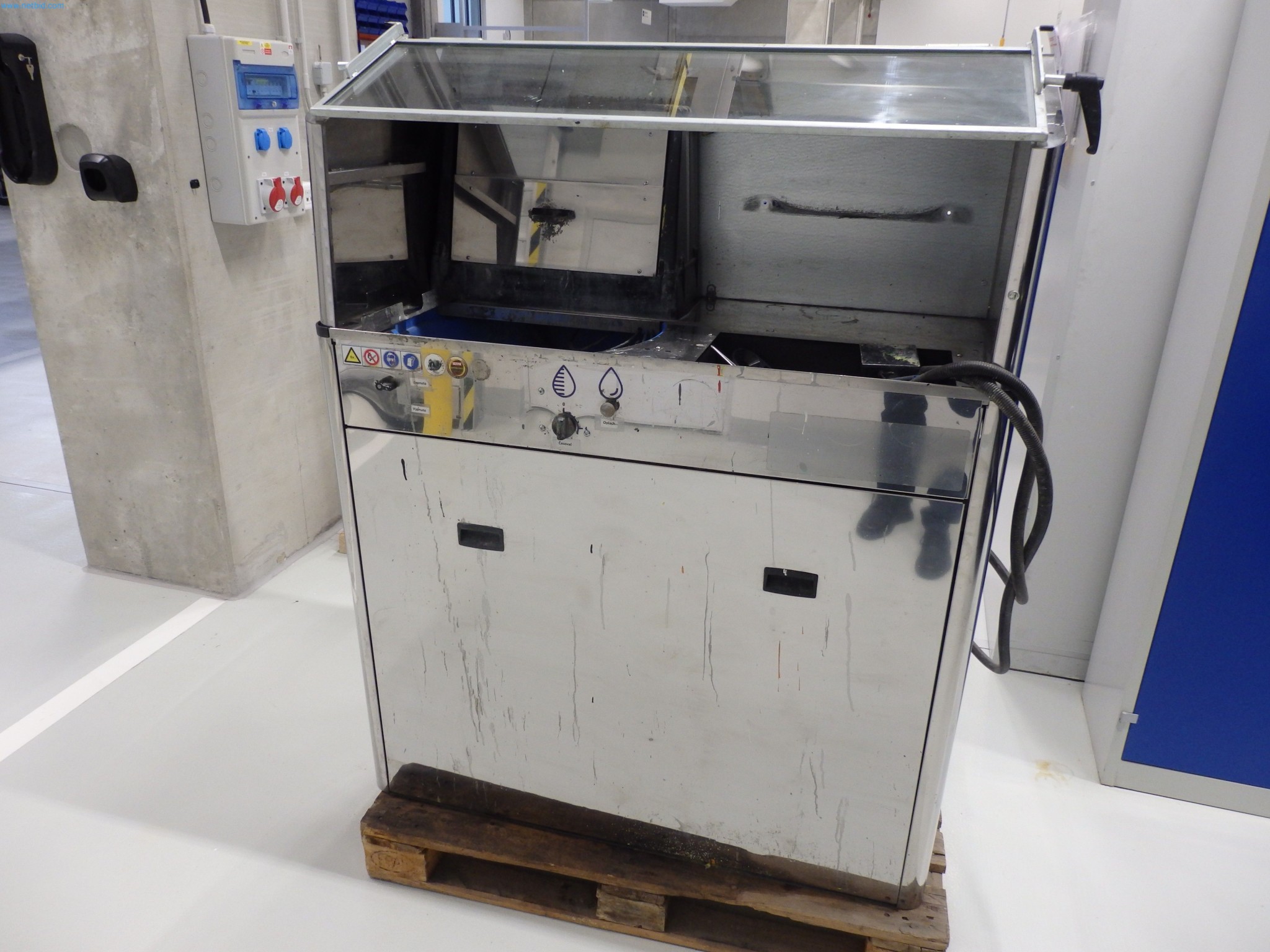  Industrial robots and metalworking machines in the Czech Republic-1