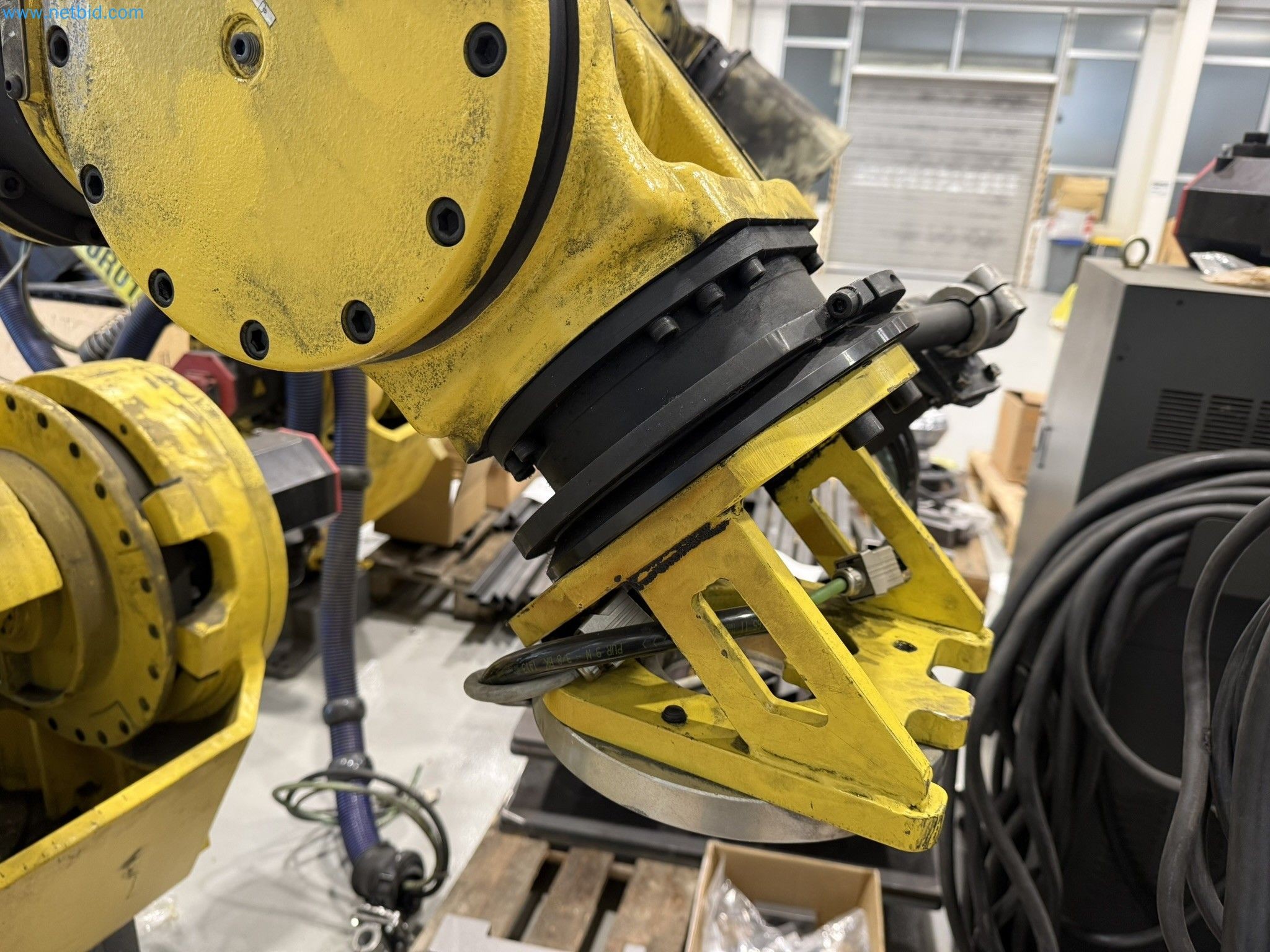  Industrial robots and metalworking machines in the Czech Republic-3