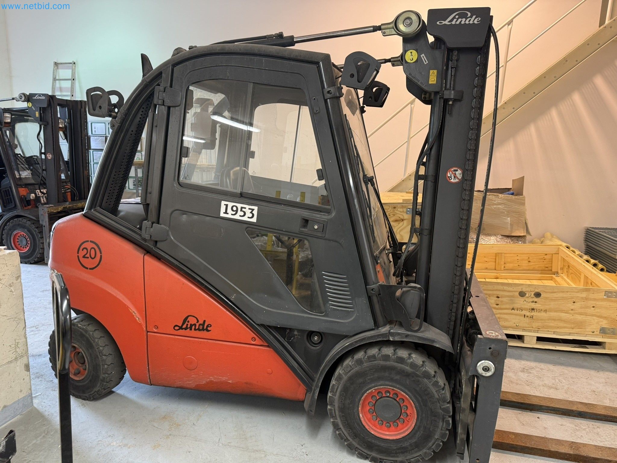  Industrial robots, forklift trucks and welding equipment becoming available-1