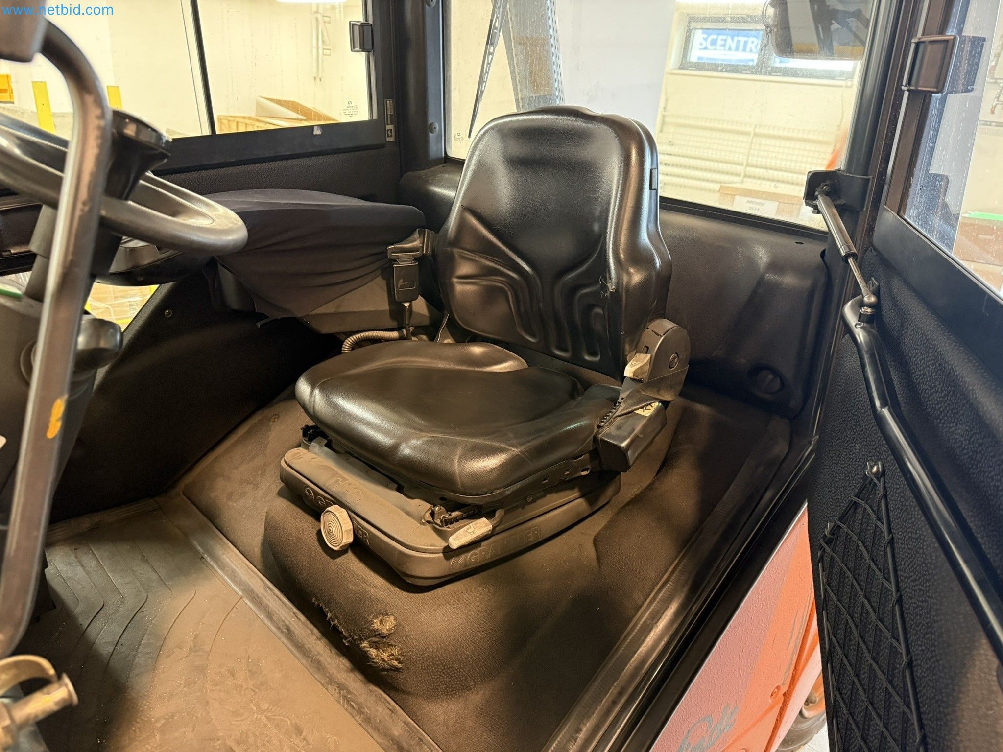  Industrial robots, forklift trucks and welding equipment becoming available-6