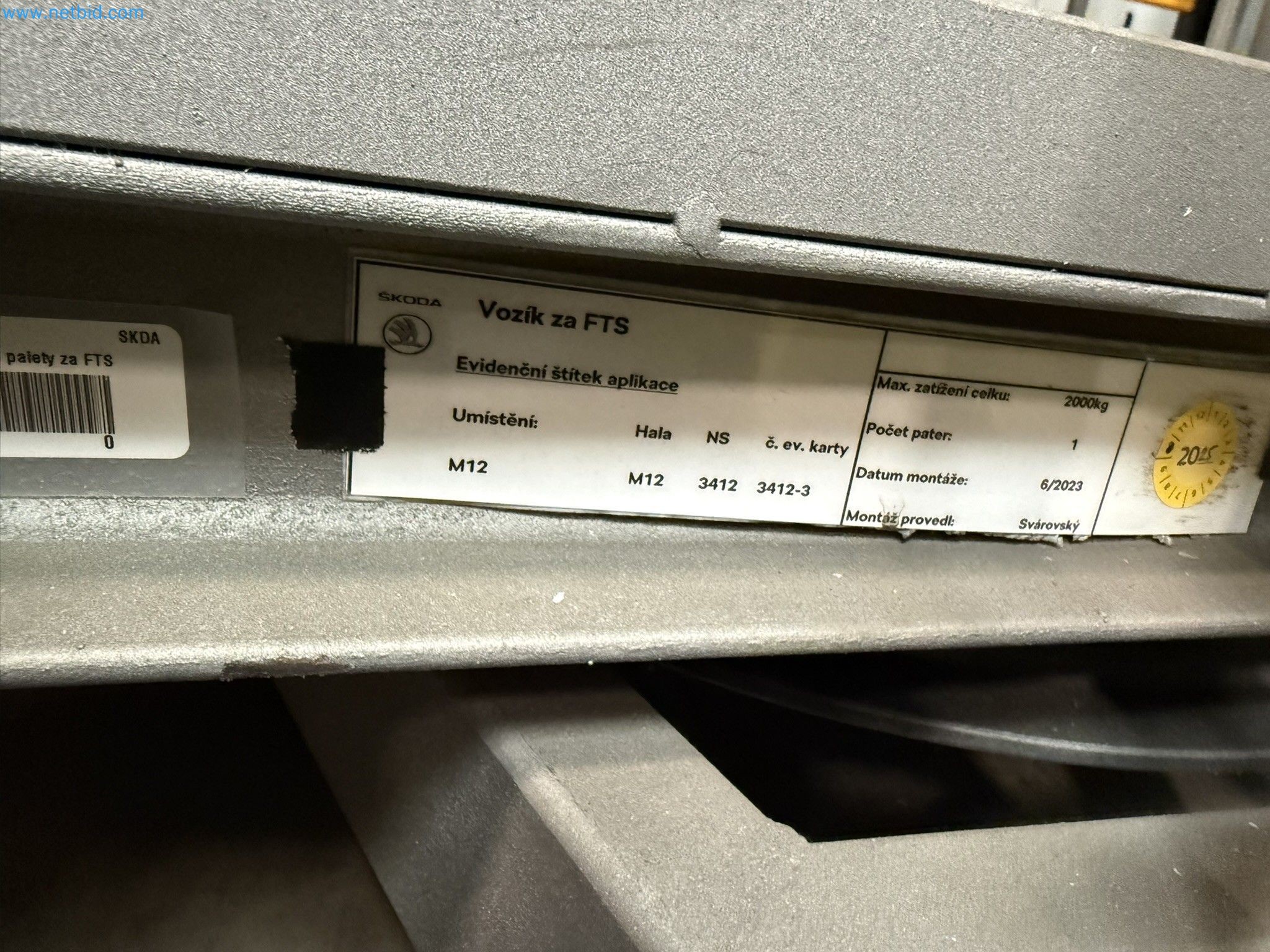  Industrial robots, forklift trucks and welding equipment becoming available-4