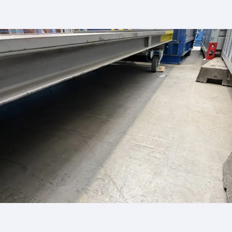 Industrial robots, forklift trucks and welding equipment becoming available-2