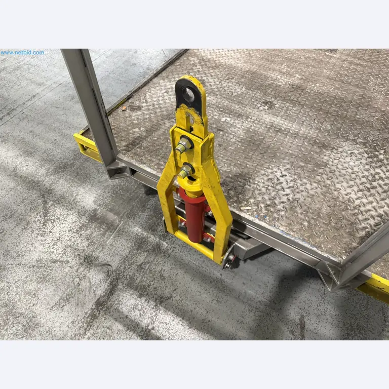 Industrial robots, forklift trucks and welding equipment becoming available-2