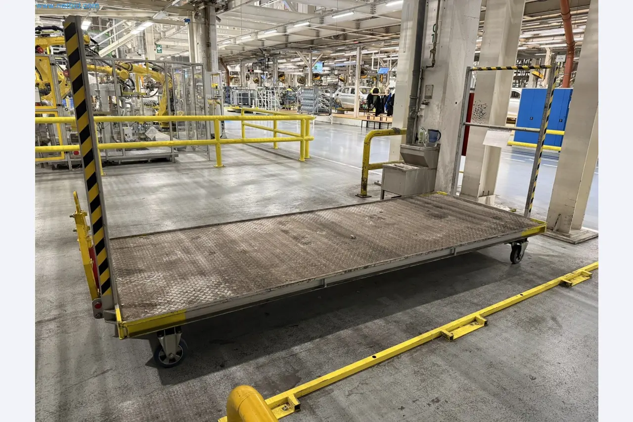 Industrial robots, forklift trucks and welding equipment becoming available-1