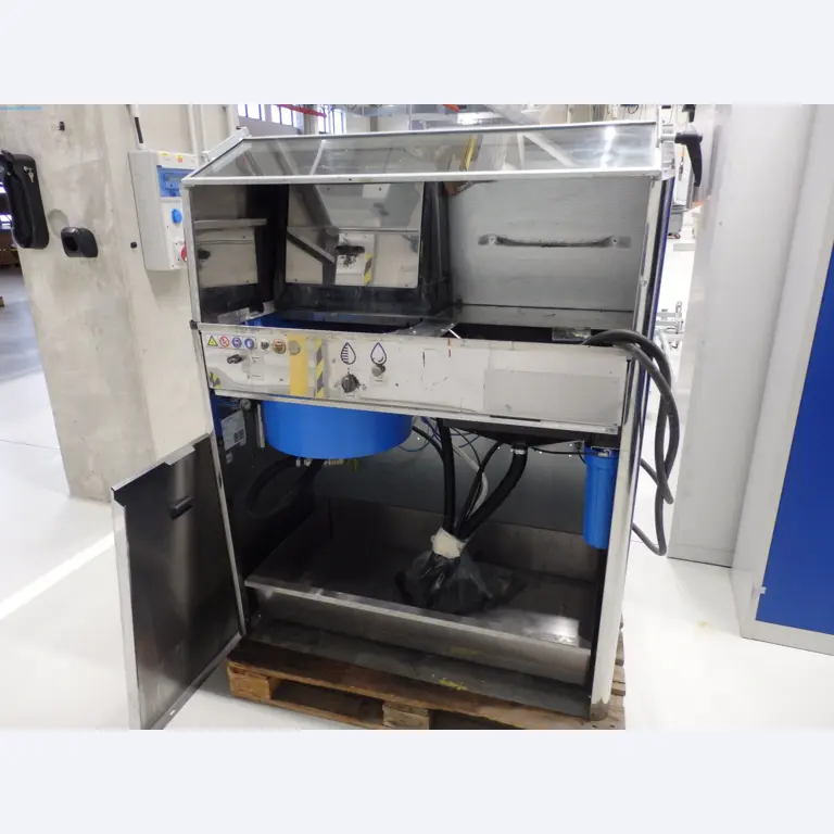 Industrial robots, forklift trucks and welding equipment becoming available-2