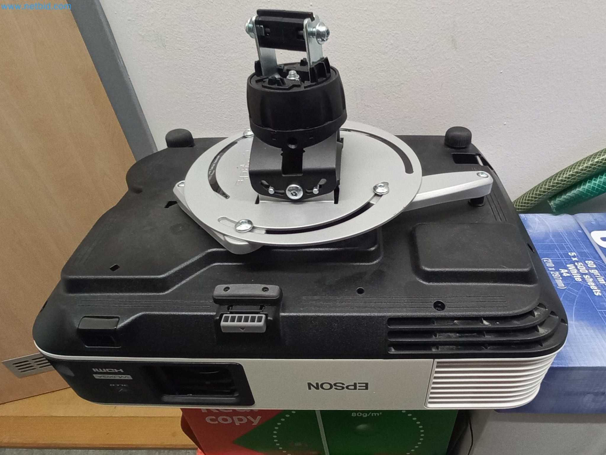  Industrial robots, forklift trucks and welding equipment becoming available-1