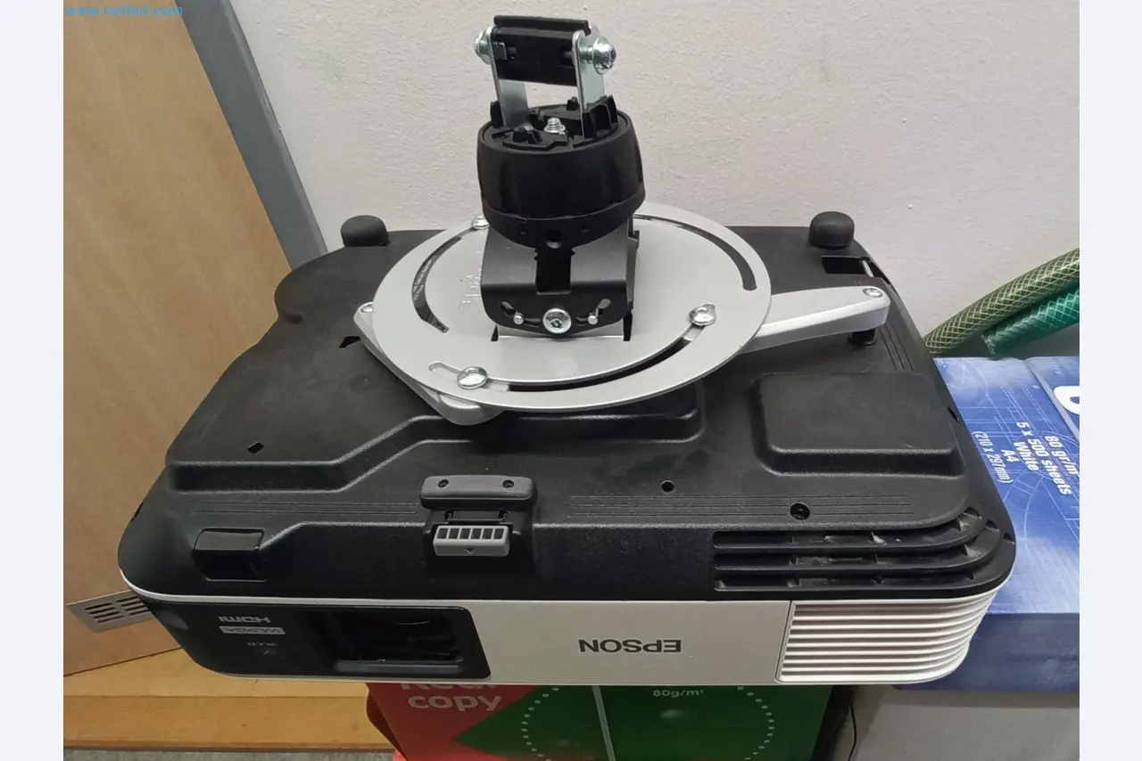 Industrial robots, forklift trucks and welding equipment becoming available-1