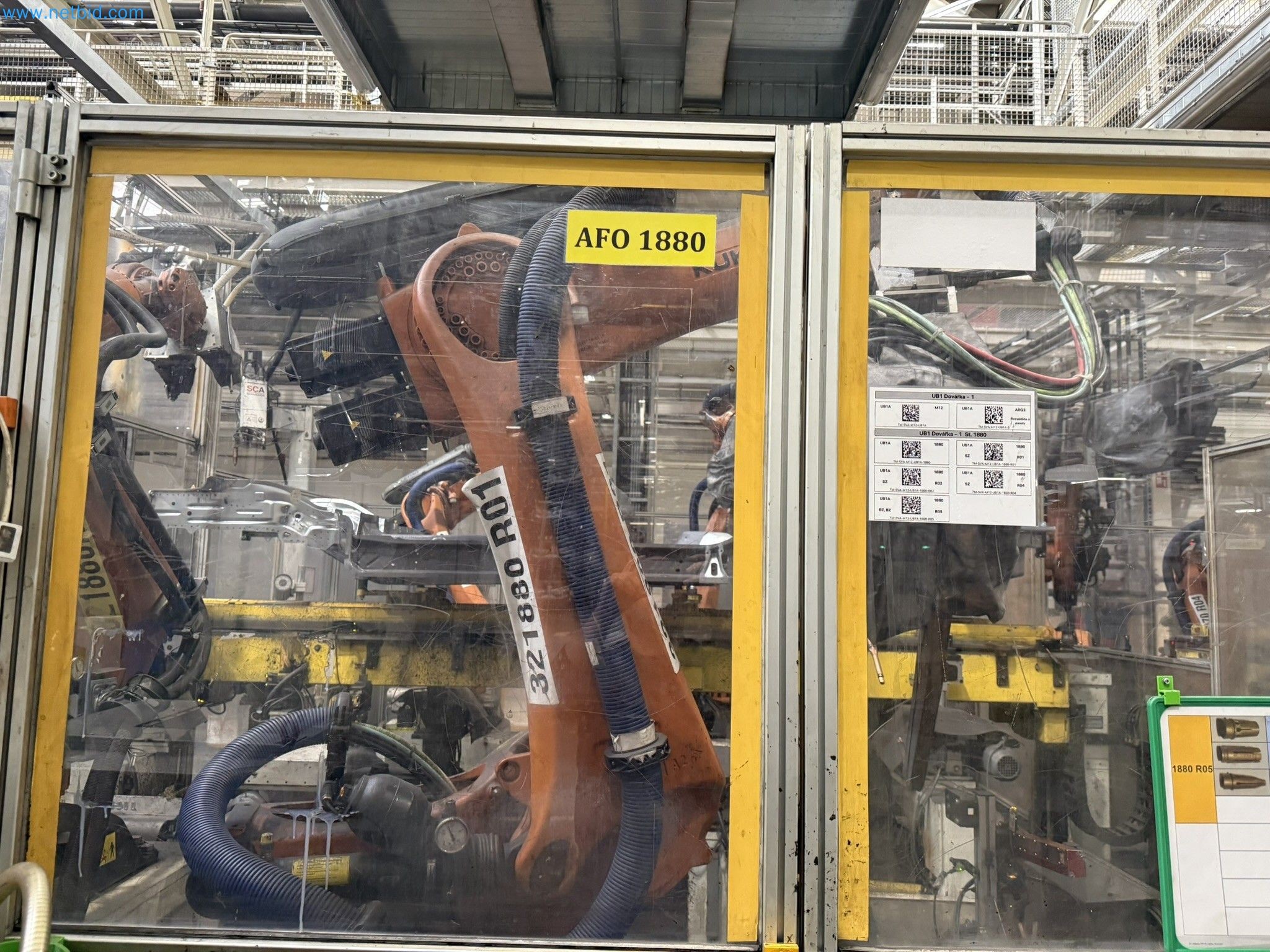  Industrial robots, forklift trucks and welding equipment becoming available-1