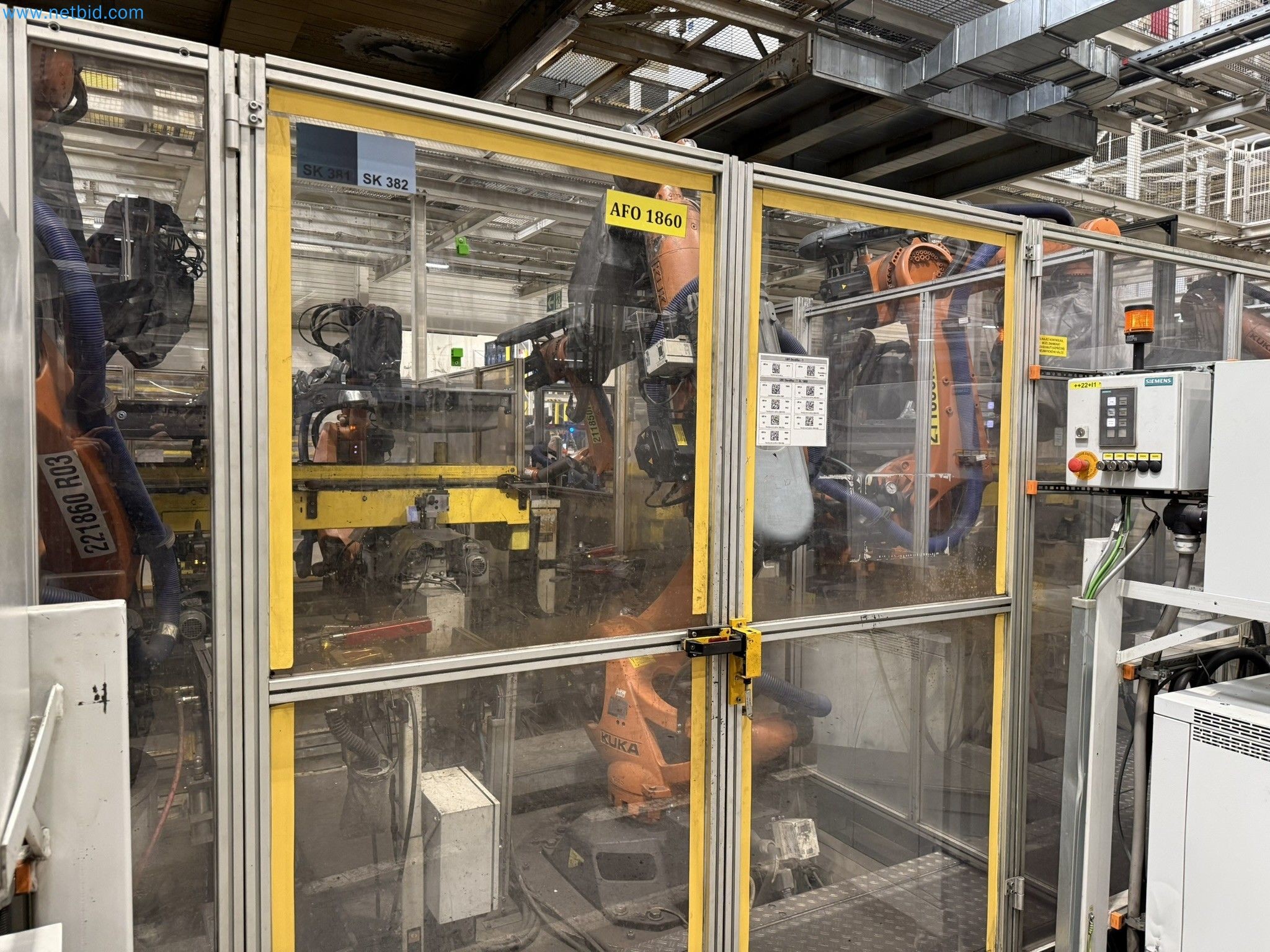  Industrial robots, forklift trucks and welding equipment becoming available-3