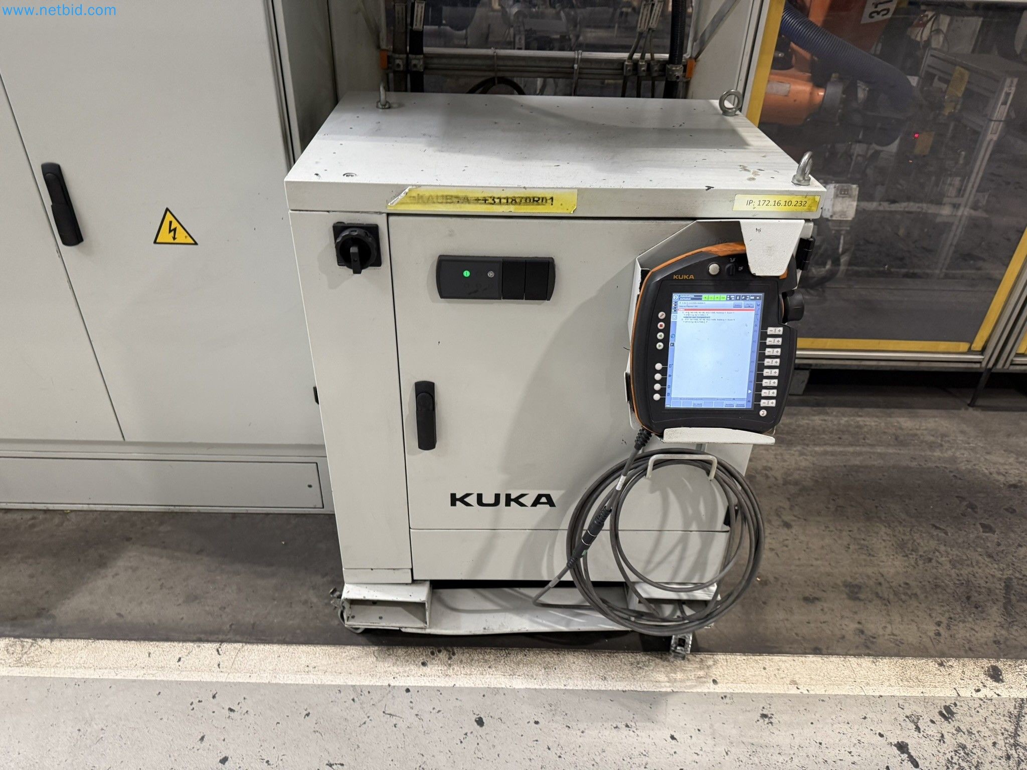  Industrial robots, forklift trucks and welding equipment becoming available-5