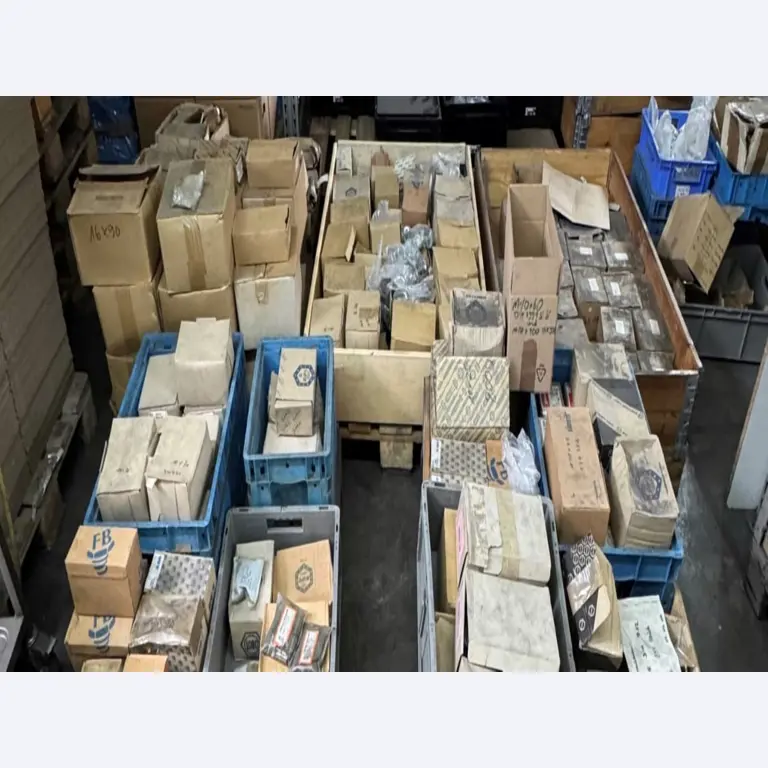 div. matériel d'assemblage d'un stock-1