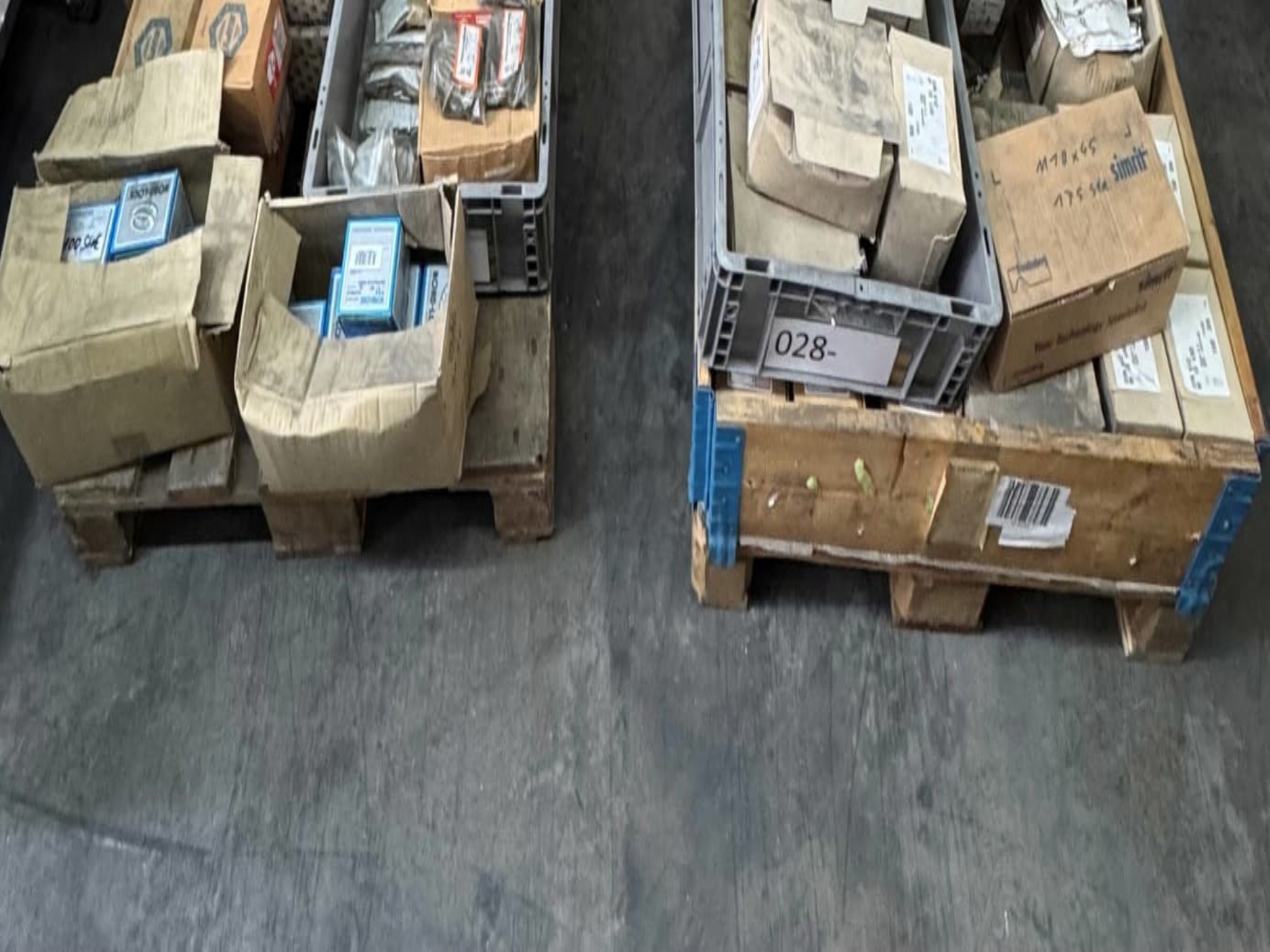 div. matériel d'assemblage d'un stock-2