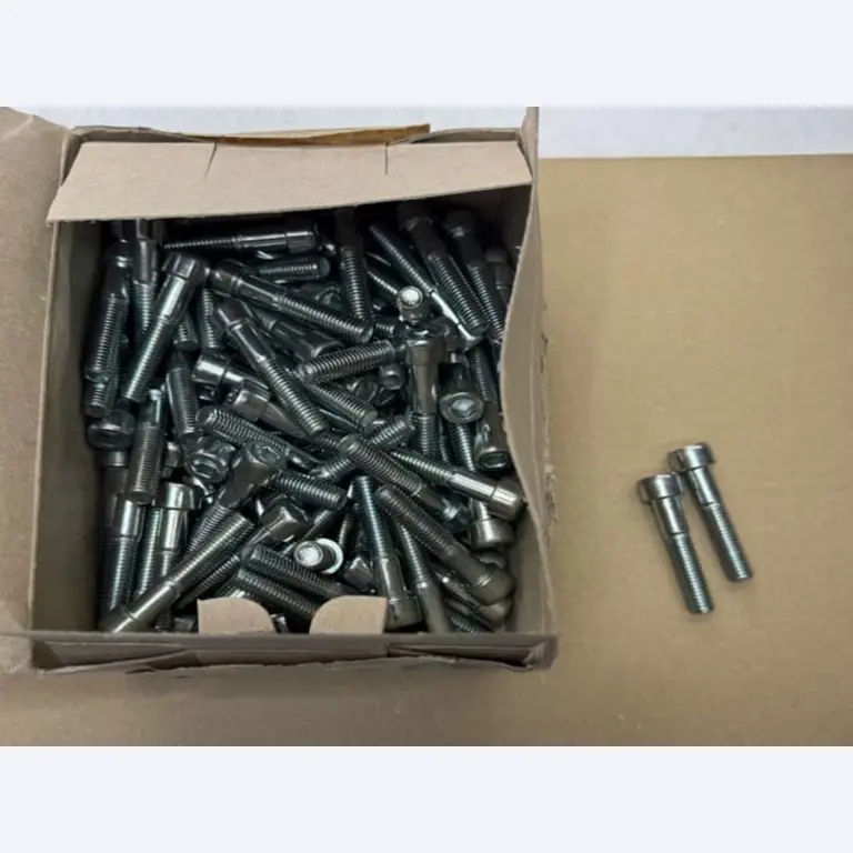 div. matériel d'assemblage d'un stock-2