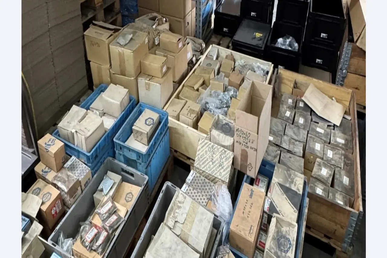 div. matériel d'assemblage d'un stock-3