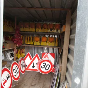 1 Posten Traffic signs