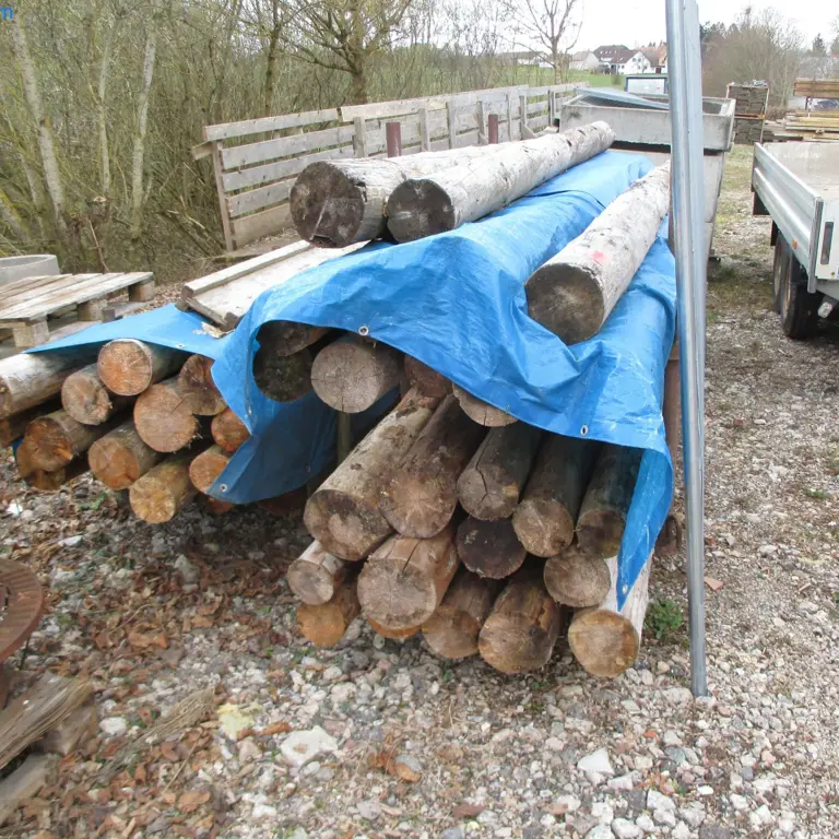 1 Posten Wooden piles
