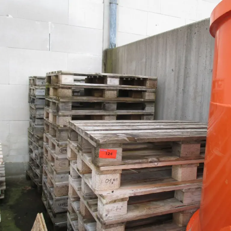 ca. 37 Euro wooden pallets