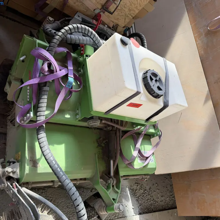 Sweeper attachment Avant A36883