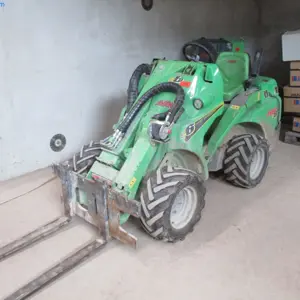 Electric front loader Avant M506EIBG