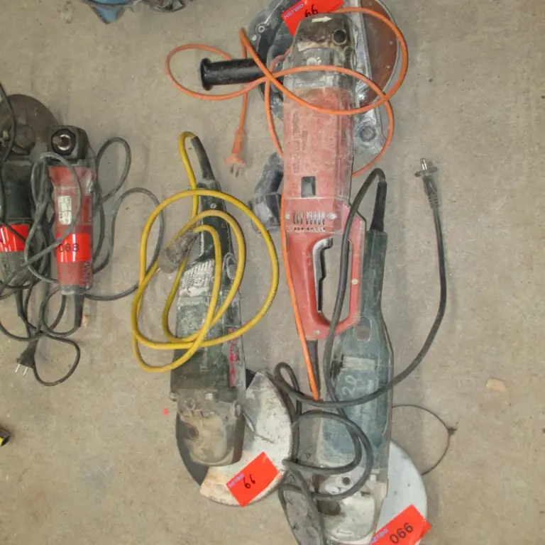 3 Two-hand angle grinder