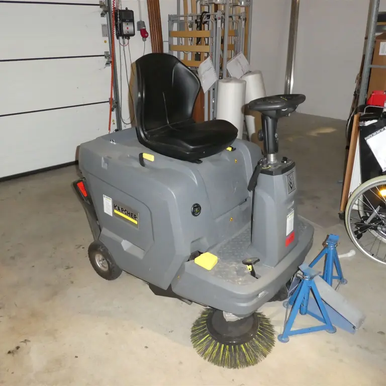 Cordless sweeper Kärcher KM 85/50