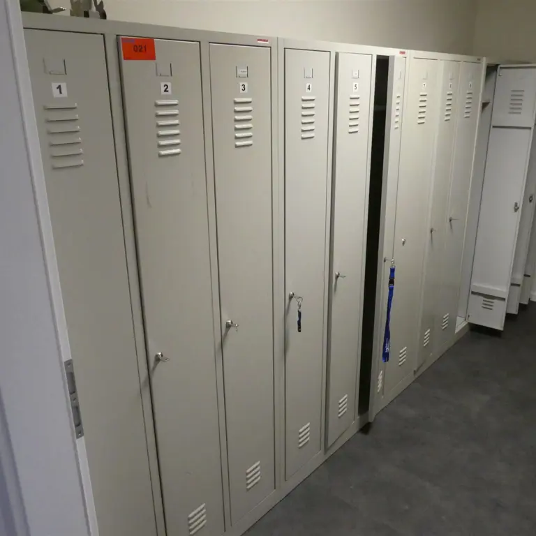 4 lockers Haneu