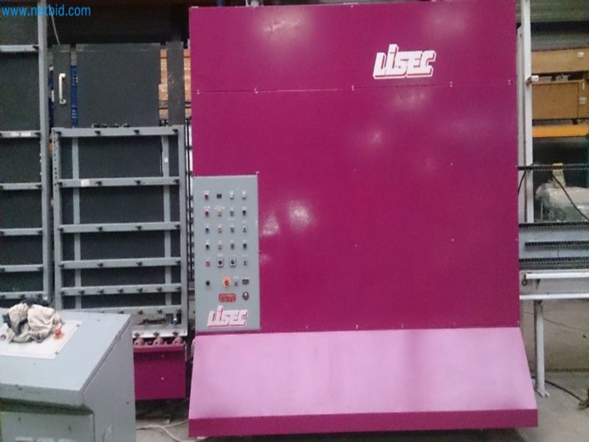 Sale of a complete warehouse of machinery for the glass industry in Spain-1