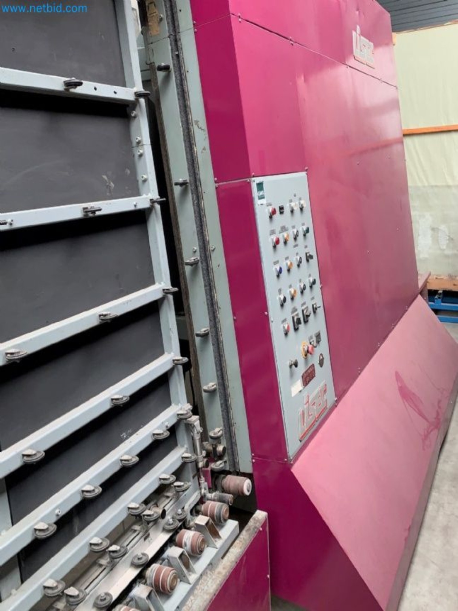 Sale of a complete warehouse of machinery for the glass industry in Spain-3