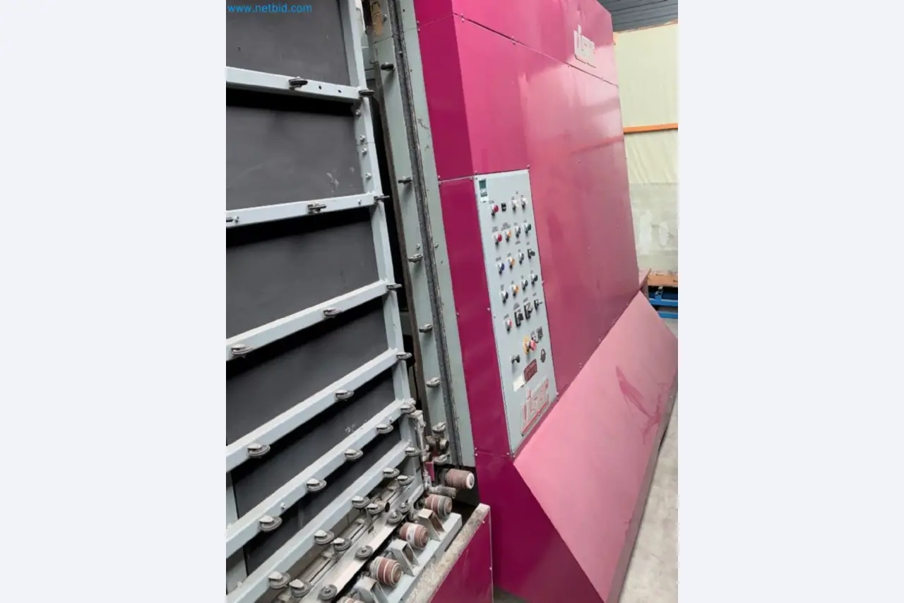 Sale of a complete warehouse of machinery for the glass industry in Spain-3