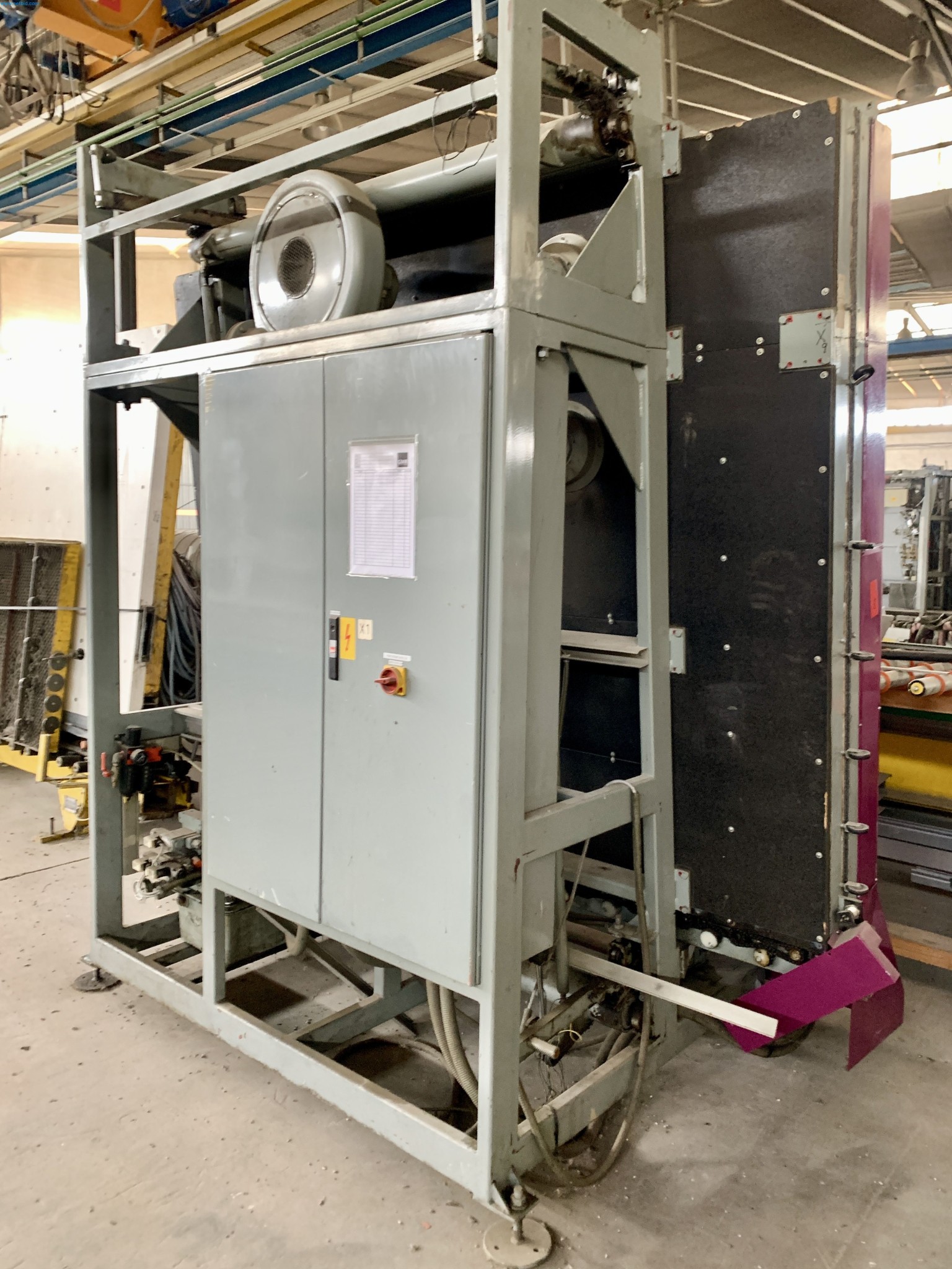 Sale of a complete warehouse of machinery for the glass industry in Spain-4