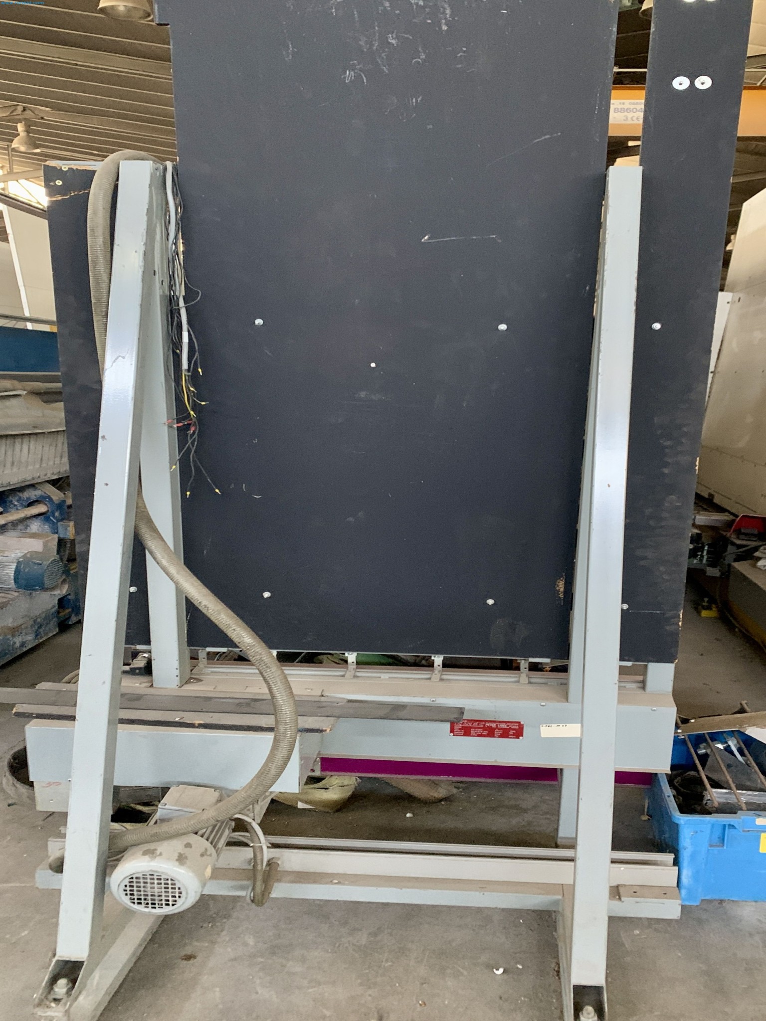 Sale of a complete warehouse of machinery for the glass industry in Spain-5