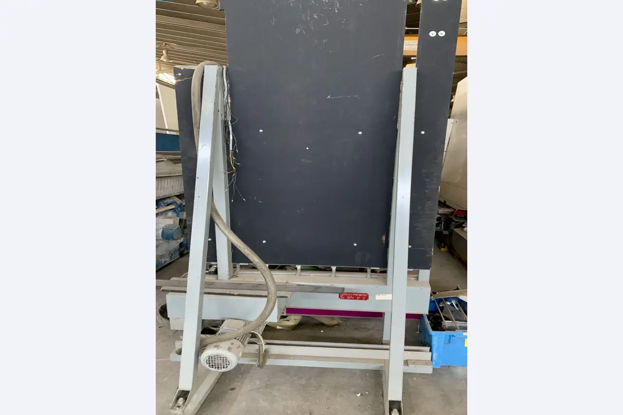 Sale of a complete warehouse of machinery for the glass industry in Spain-5