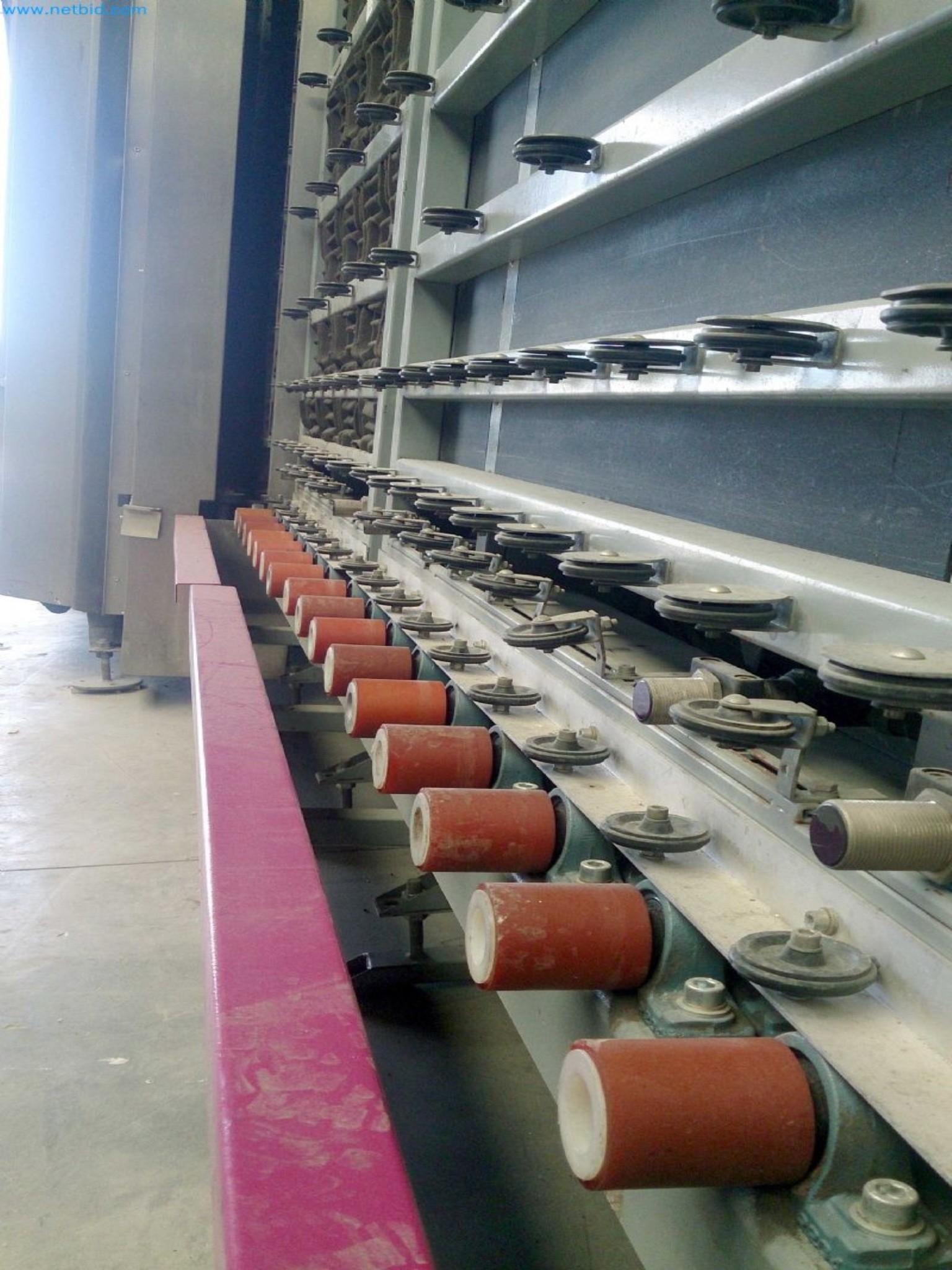 Sale of a complete warehouse of machinery for the glass industry in Spain-6