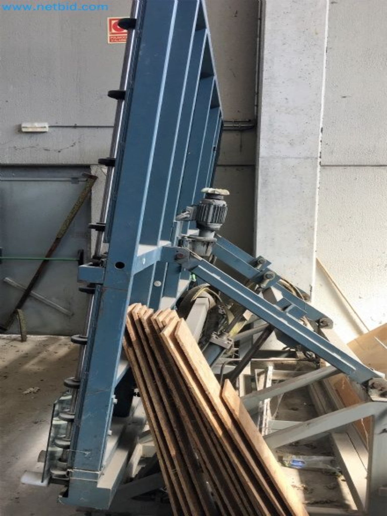 Sale of a complete warehouse of machinery for the glass industry in Spain-3